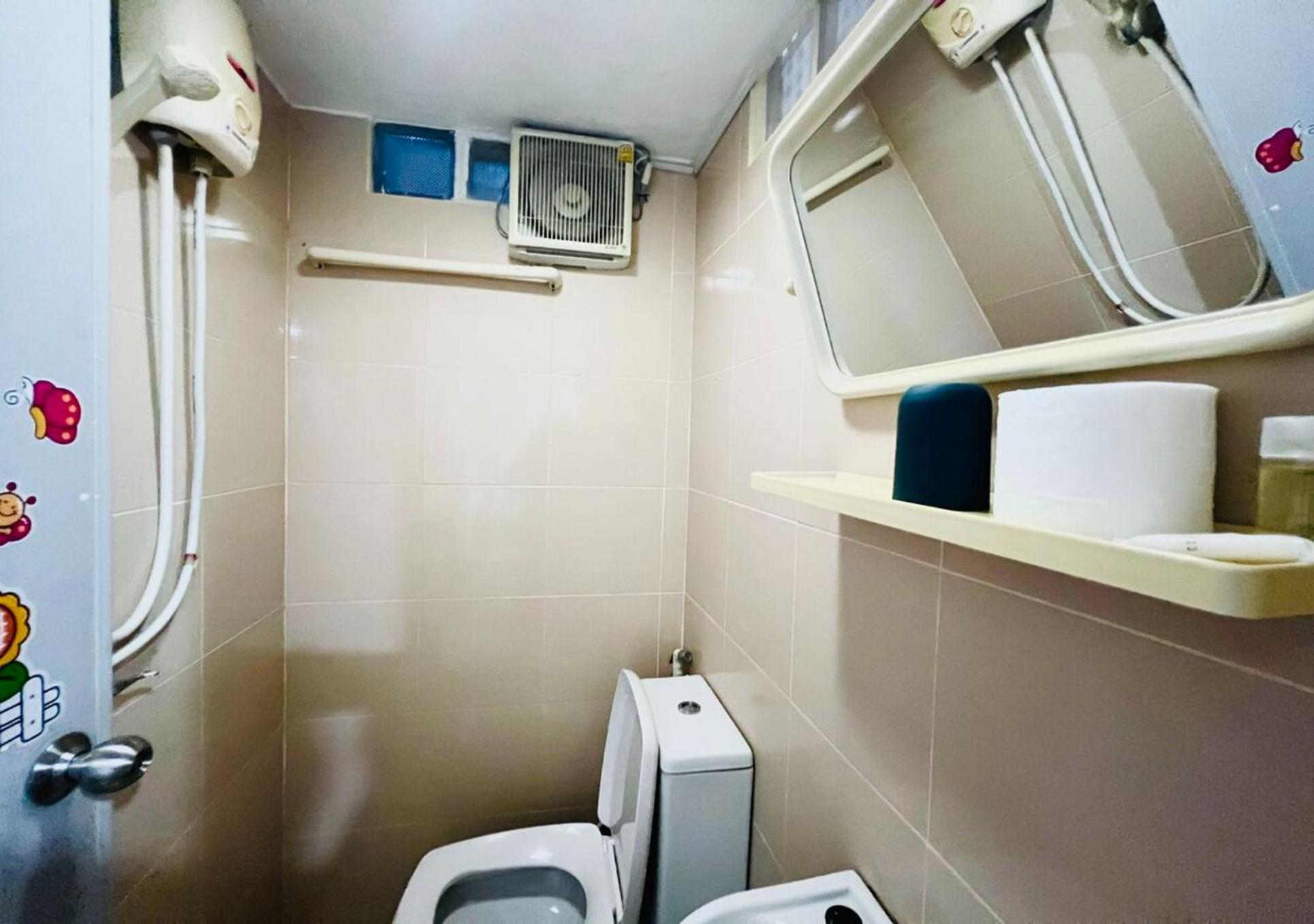 Ree House@soi Cowboy-asoke Bts-mrt Guest house